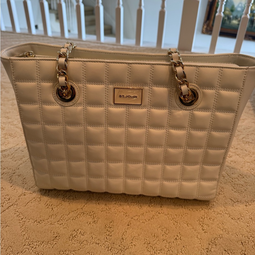 St. John White Quilted Women's Bag